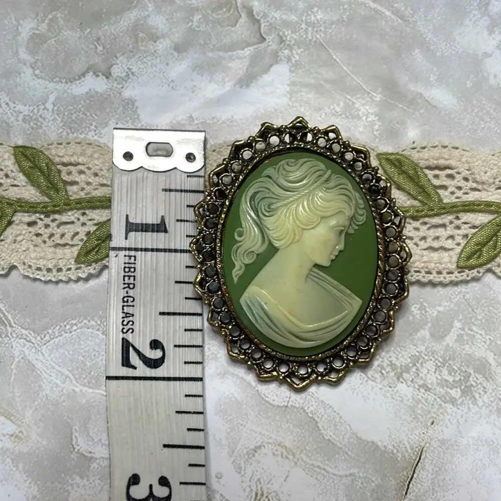 Handmade choker with vintage cameo pendant - Picture 8 of 8